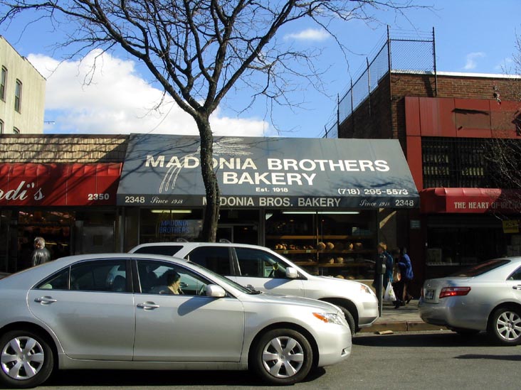 Madonia Brothers Bakery, 2348 Arthur Avenue, Belmont, The Bronx