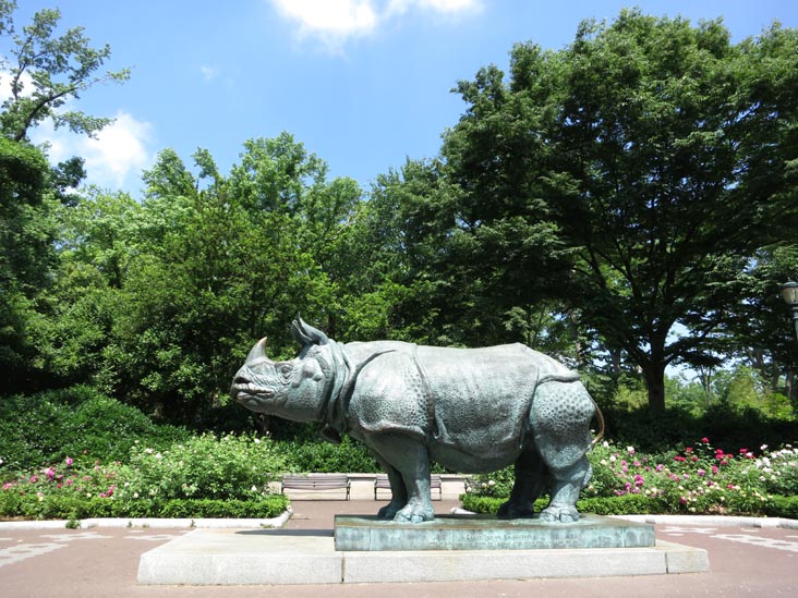 Rhinoceros Sculpture, Bronx Zoo, Bronx Park, The Bronx, June 2, 2013