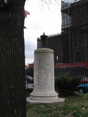 Unionport Memorial, Church Square, The Bronx