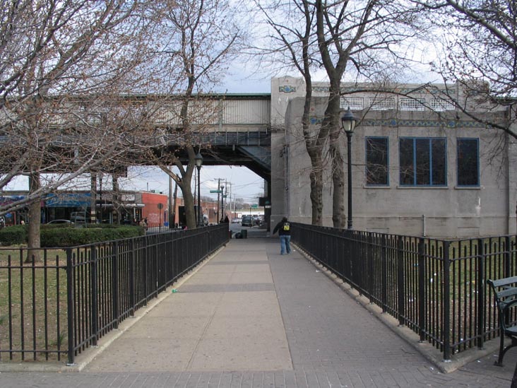 6 Train Tracks, Westchester Square, The Bronx