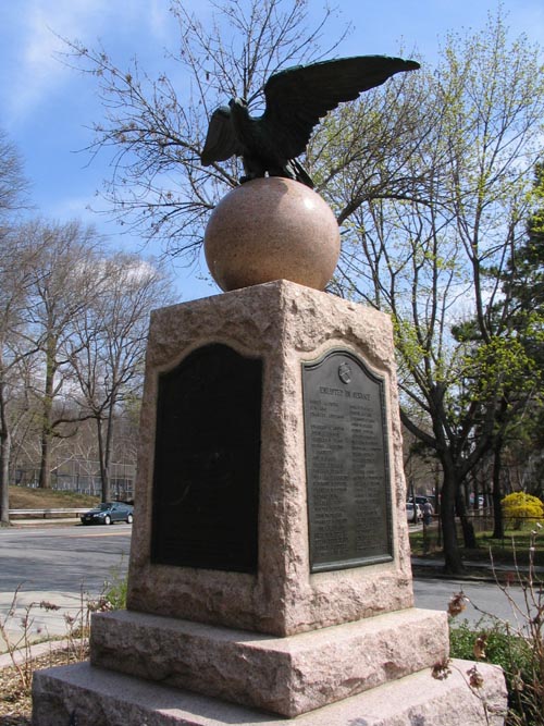 Woodlawn Heights Memorial, Oneida Triangle, Woodlawn, The Bronx
