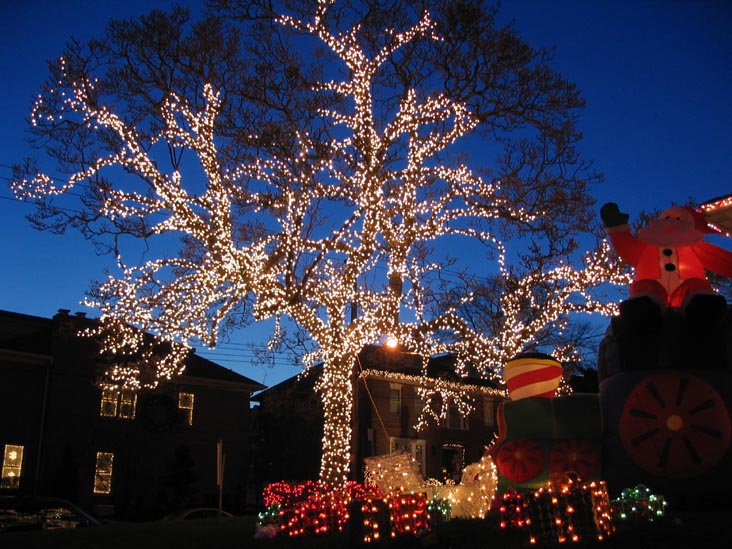 Dyker Heights Christmas Lights, 12th Avenue and 84th Street, NW Corner, Dyker Heights, Brooklyn