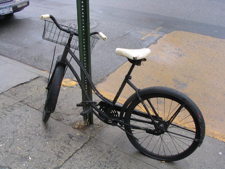 Bicycle, DeKalb Avenue, Fort Greene, Brooklyn