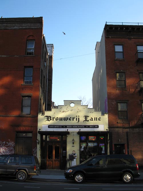 Brouwerij Lane, 78 Greenpoint Avenue, Greenpoint, Brooklyn, April 18, 2010