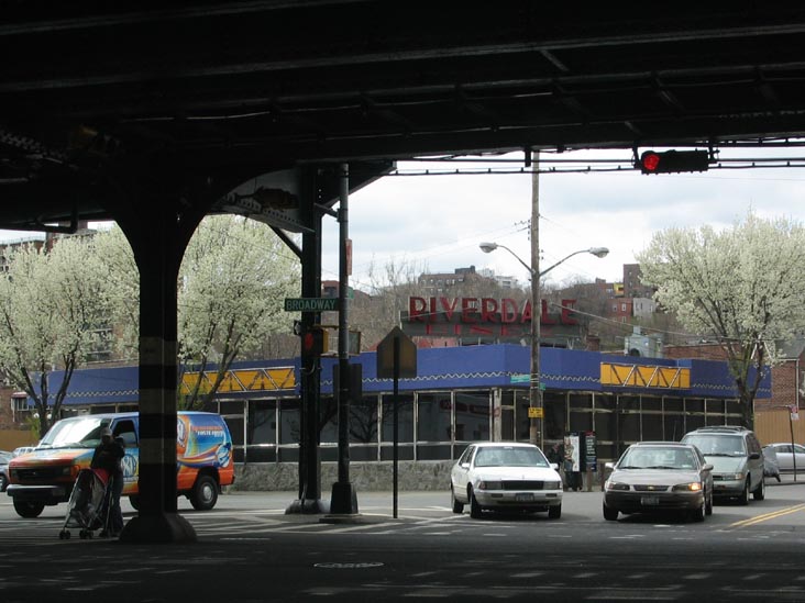 Riverdale Diner, 3657 Kingsbridge Avenue, Kingsbridge, The Bronx