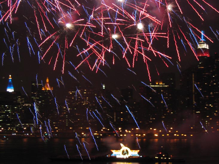 Macy's 4th of July Fireworks From Hunters Point, Long Island City, Queens, Sunday, July 4, 2004