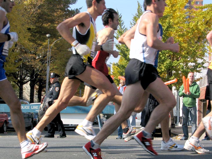 2006 New York City Marathon, Vernon Boulevard, Hunters Point, Long Island City, Queens, November 5, 2006, 11:25 a.m.
