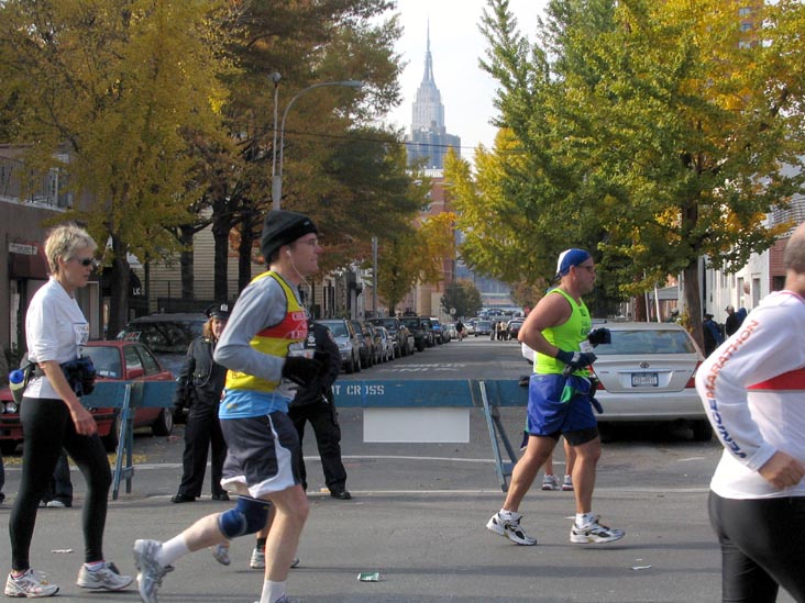 2006 New York City Marathon, Vernon Boulevard, Hunters Point, Long Island City, Queens, November 5, 2006, 12:59 p.m.
