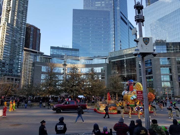 Macy's Thanksgiving Day Parade, Columbus Circle, Midtown Manhattan, November 23, 2017
