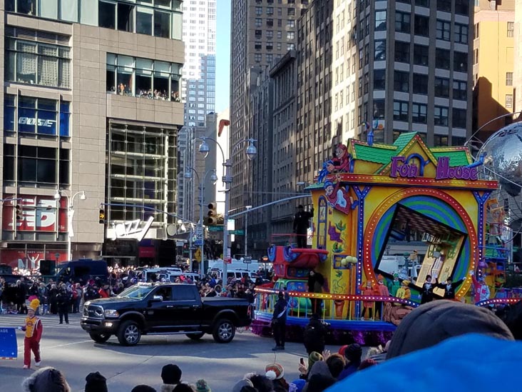 Flo Rida, Macy's Thanksgiving Day Parade, Columbus Circle, Midtown Manhattan, November 23, 2017