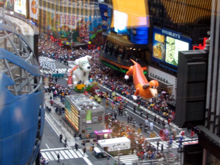 Macy's Thanksgiving Day Parade, Times Square, Midtown Manhattan, November 25, 2004