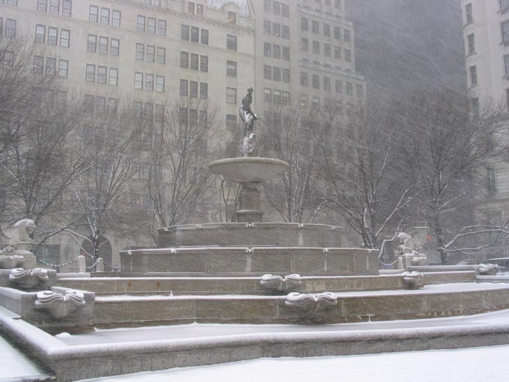 Snow, Pulitzer Fountain, Grand Army Plaza, Manhattan, March 16, 2004
