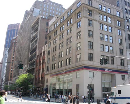 Fifth Avenue and 34th Street, SE Corner, Midtown Manhattan