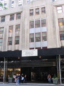 Empire State Building, North Entrance, 34th Street and Fifth Avenue, SW Corner, Midtown Manhattan