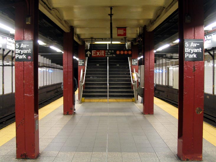 7 Train Platform, 5 Avenue-Bryant Park Subway Station, Midtown Manhattan, April 3, 2008
