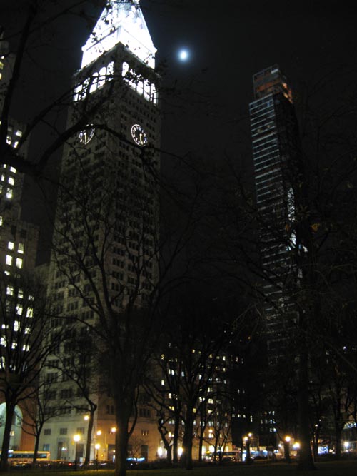 Met Life Building From Madison Square Park, Midtown Manhattan, December 5, 2008