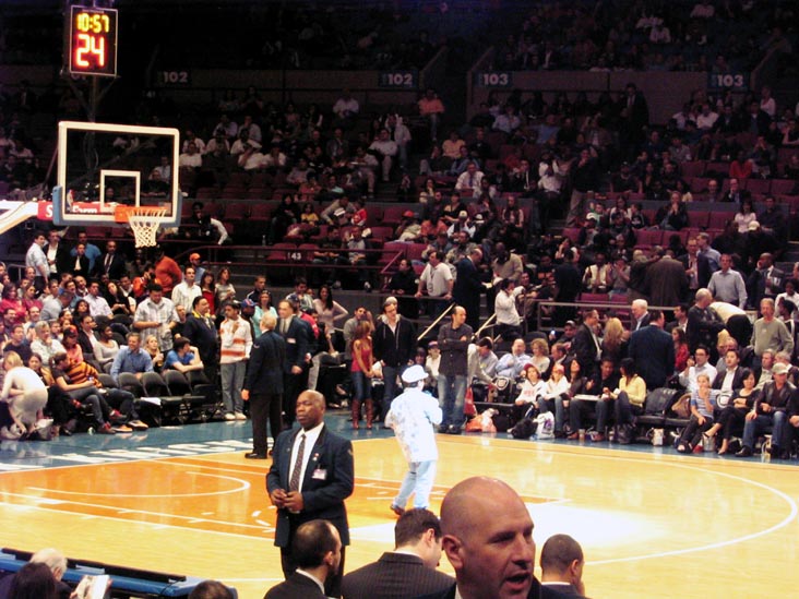 Halftime, New York Knicks vs. Charlotte Bobcats, Madison Square Garden, Midtown Manhattan, April 9, 2008