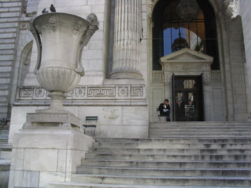 New York Public Library Steps, Fifth Avenue at 42nd Street, Midtown Manhattan, April 16, 2004