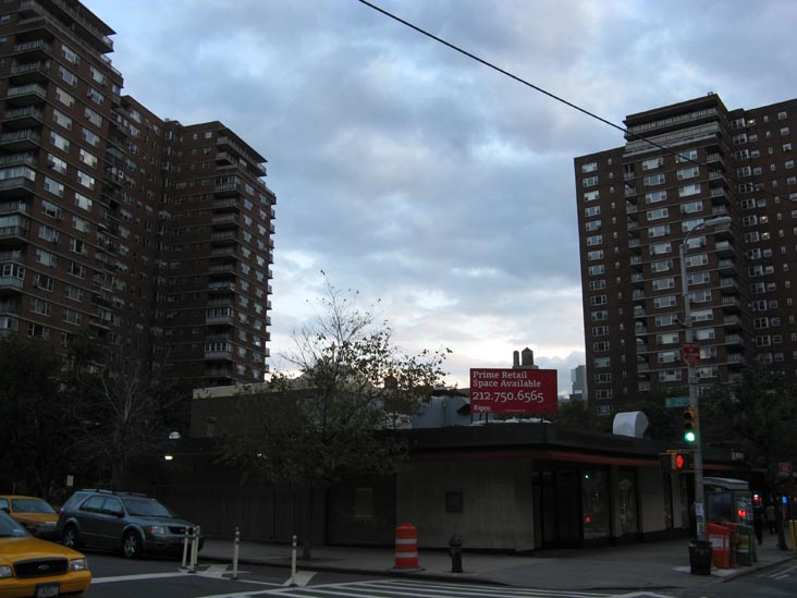 25th Street and Ninth Avenue, SE Corner, Penn South, Midtown Manhattan