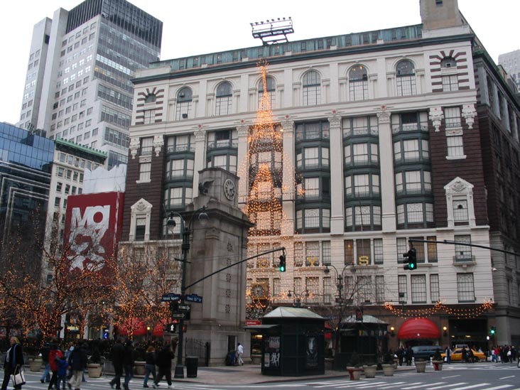 Macy's, Herald Square, Between 34th and 35th Streets on Broadway, Midtown Manhattan