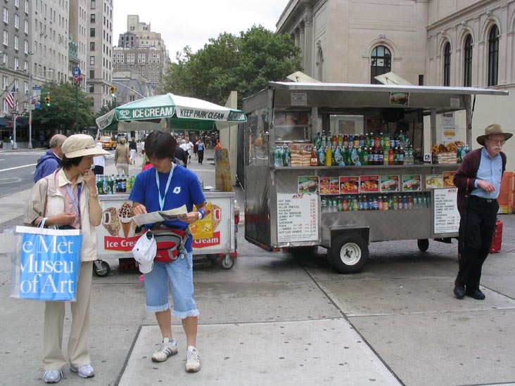 Food Cart Outside Metropolitan Museum of Art, 1000 Fifth Avenue at 82nd Street, Manhattan, August 13, 2004