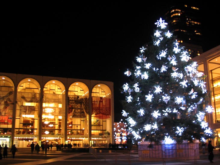 Josie Robertson Plaza, Lincoln Center For The Performing Arts, Upper West Side, Manhattan, December 19, 2006