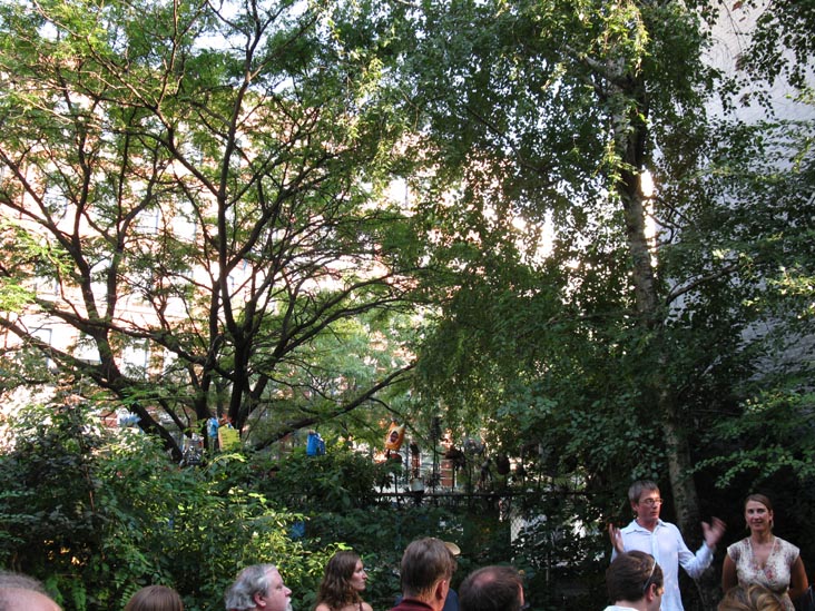 Outstanding in the Field Bill Telepan Dinner, La Plaza Cultural, 8th Street Between Avenues B and C, East Village, Manhattan, August 31, 2010