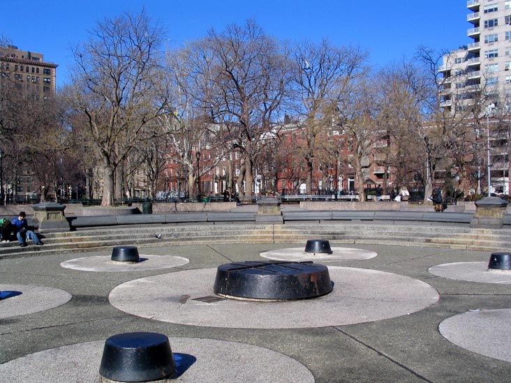 Fountain, Washington Square Park, Greenwich Village, Manhattan
