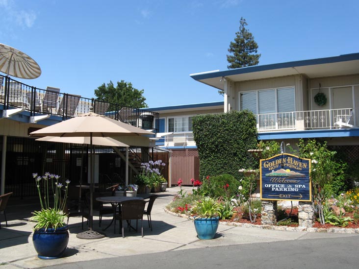 Golden Haven Hot Springs Spa & Resort, 1713 Lake Street, Calistoga, California