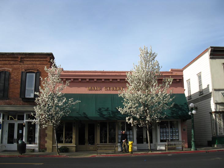 Main Street at Hunt Avenue, St. Helena, California