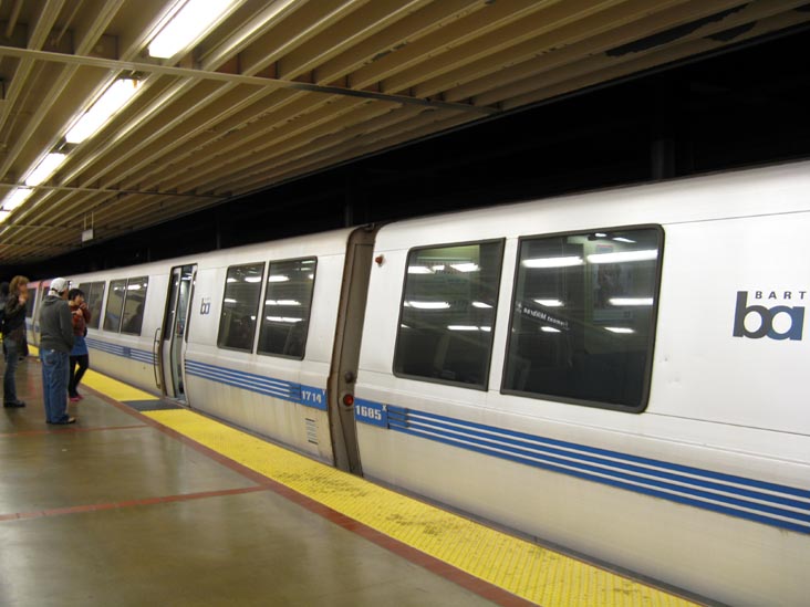 MacArthur Station, Bay Area Rapid Transit (BART), Oakland, California