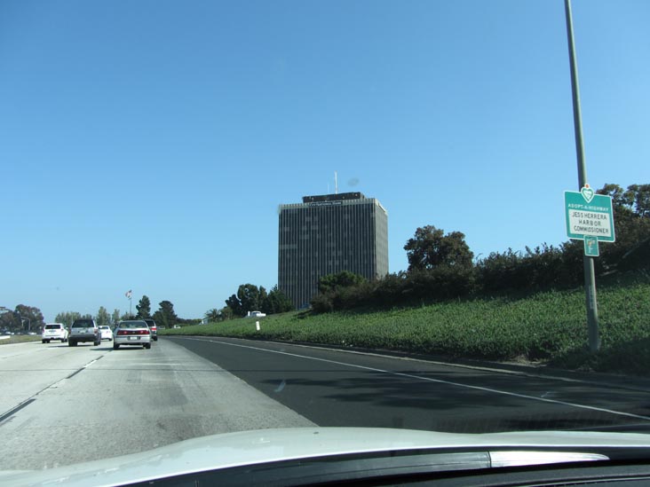 US 101/Ventura Freeway at Vineyard Avenue, Oxnard, California, May 19, 2012