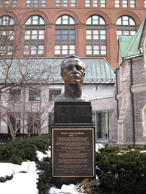 Raoul Wallenberg Bust, Wallenberg Square, Montréal, Québec, Canada