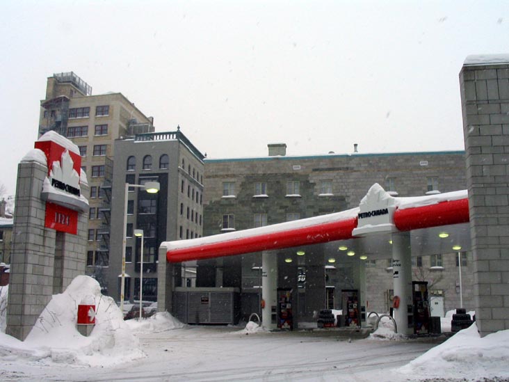 Petro Canada, Rue Dalhousie and Quai Saint-Andre, SW Corner, Québec City, Canada