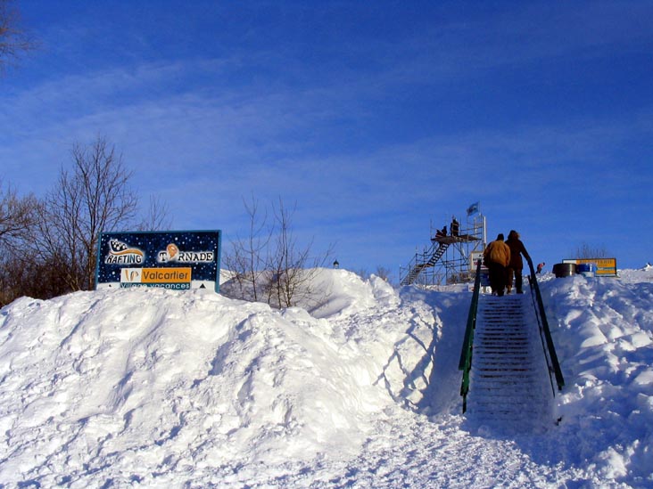 Snow Rafting (Rafting sur neige), Place Desjardins, Carnaval de Québec (Quebec Winter Carnival), Québec City, Canada