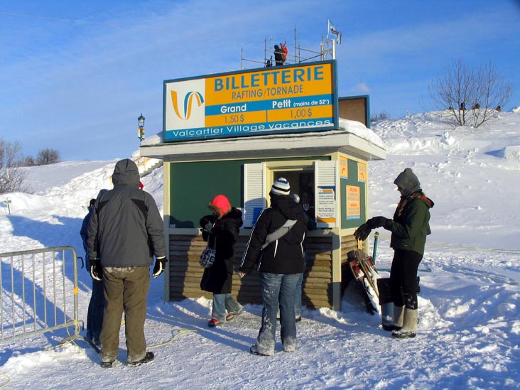 Billetterie, Snow Rafting (Rafting sur neige), Place Desjardins, Carnaval de Québec (Quebec Winter Carnival), Québec City, Canada