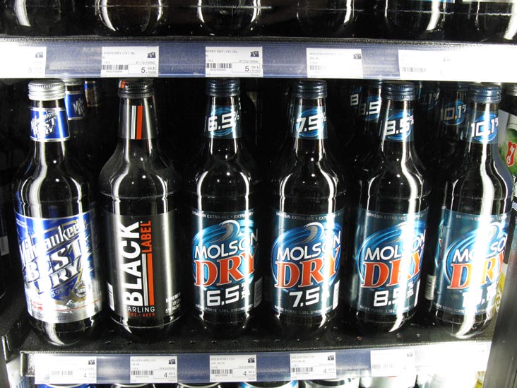 Beer, Couche-Tard Dépanneur No 681, 36, Côte de la Fabrique, Québec City, Canada