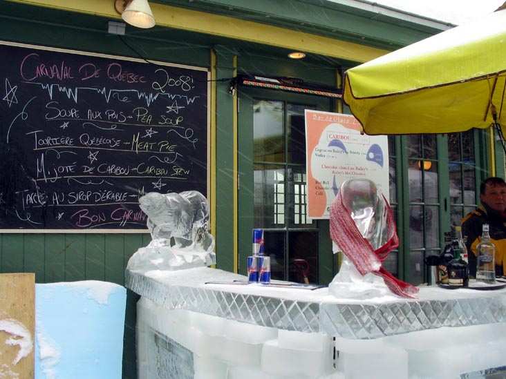 Ice Bar (Bar du Glace), Rue du Trésor, Québec City, Canada