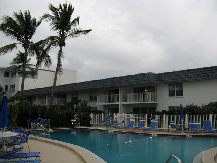 Pool Area, Four Winds Beach Resort, 2605 Gulf of Mexico Drive, Longboat Key, Florida