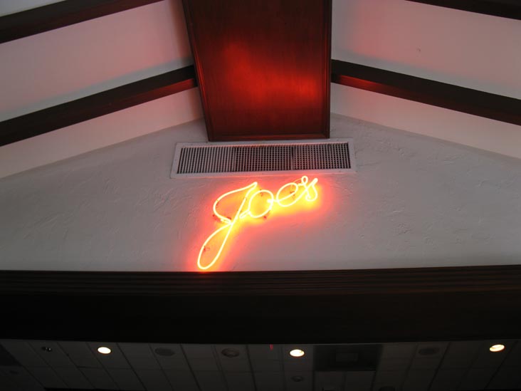 Joe's Stone Crab, 11 Washington Avenue, South Beach, Miami, Florida