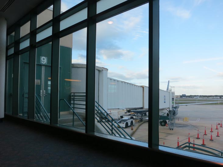 Sarasota-Bradenton International Airport, Sarasota, Florida, November 9, 2013