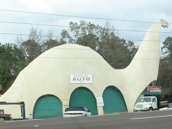 Harold's Auto Center, 5299 Commercial Way, Spring Hill, Florida