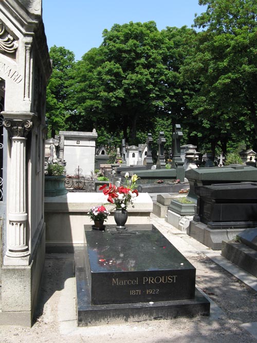 Marcel Proust Grave, Cimetière du Père-Lachaise (Père-Lachaise Cemetery), 20e Arrondissement, Paris, France