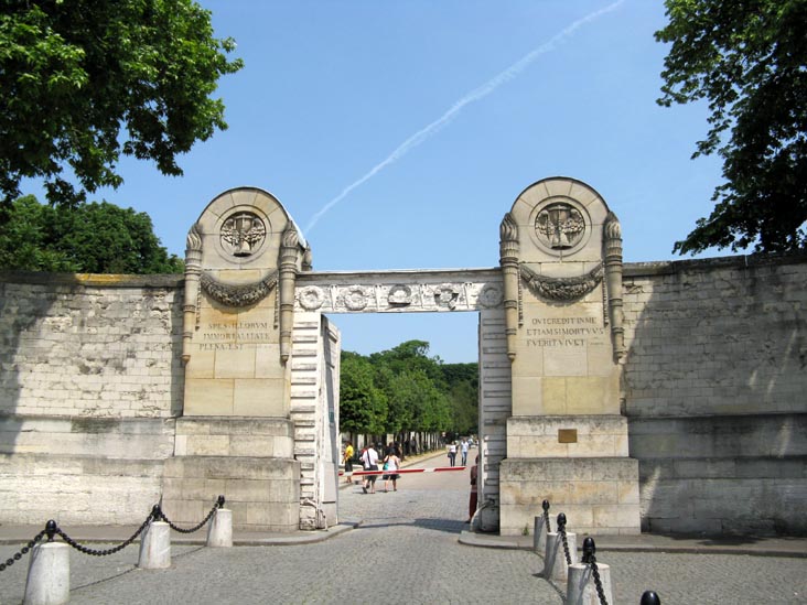 Principal Entrance (Entrée Principale), Cimetière du Père-Lachaise (Père-Lachaise Cemetery), 20e Arrondissement, Paris, France