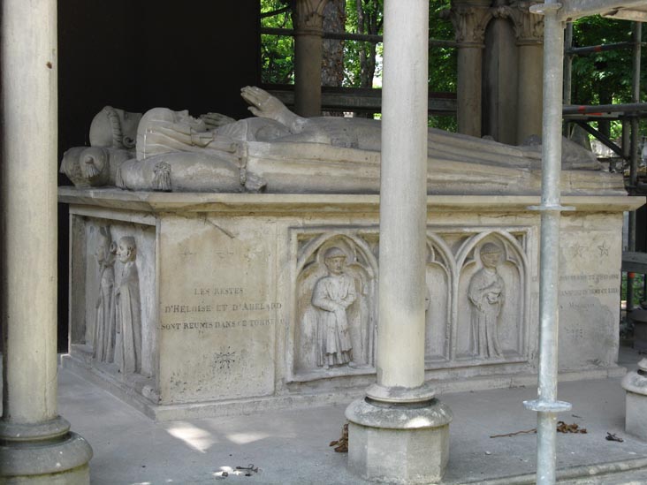 Heloise and Abelard Grave, Cimetière du Père-Lachaise (Père-Lachaise Cemetery), 20e Arrondissement, Paris, France