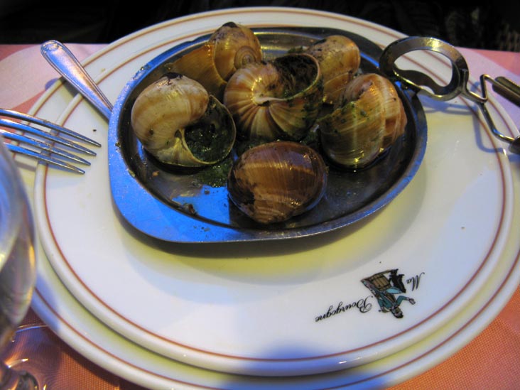 Escargots, Restaurant Ma Bourgogne, 19, Place des Vosges, 4e Arrondissement, Paris, France