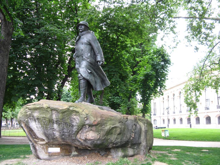 Georges Clemenceau Monument, Petit Palais, Avenue Winston Churchill, 8e Arrondissement, Paris, France