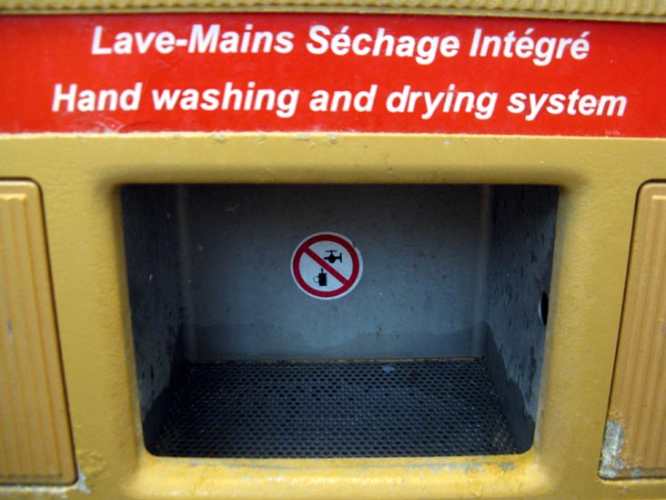 Lave-Mains Séchage Intégré (Hand Washing and Drying System), Sanisette (Toilettes Accès Gratuit/Free Public Toilet), Boulevard des Capuchines, 9e Arrondissement, Paris, France