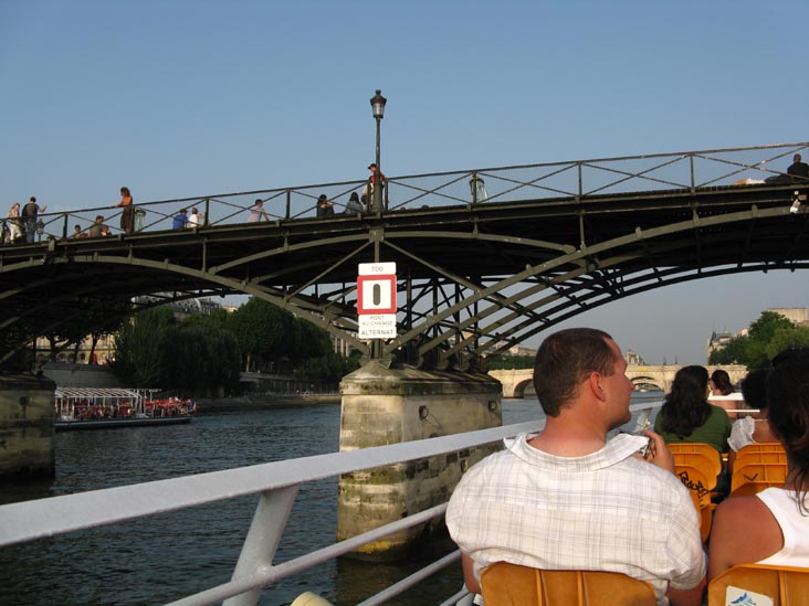 Pont des Arts, Bateaux-Mouches Sightseeing Cruise, River Seine, Paris, France