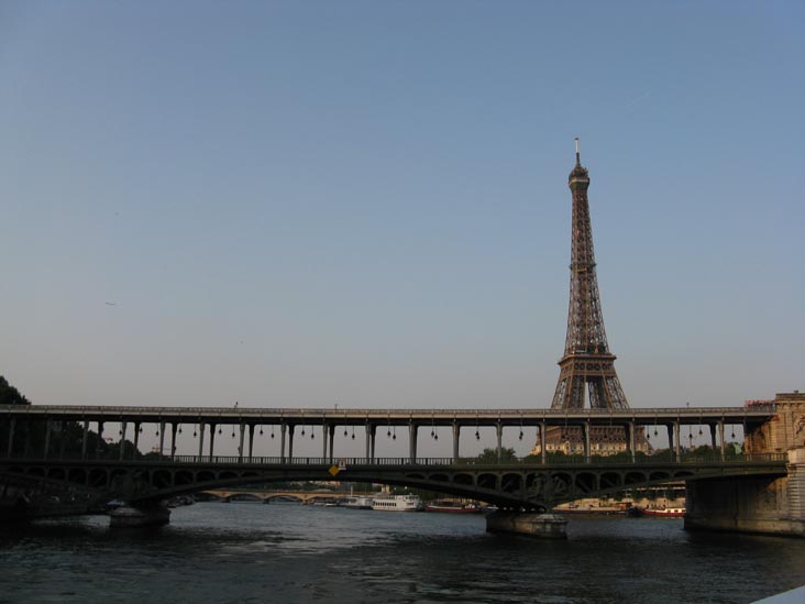 Pont de Bir-Hakeim, Eiffel Tower From Bateaux-Mouches Sightseeing Cruise, River Seine, Paris, France